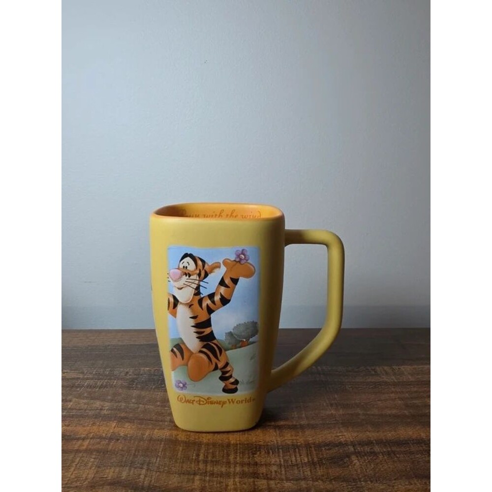 Disney World Winnie the Pooh Tigger Ceramic Coffee Mug Run With the Wind